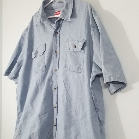 Wrangler Collared Button Up Denim Shirt. Plus Size 2XL. Dual Front Pockets. - Picture 2 of 5